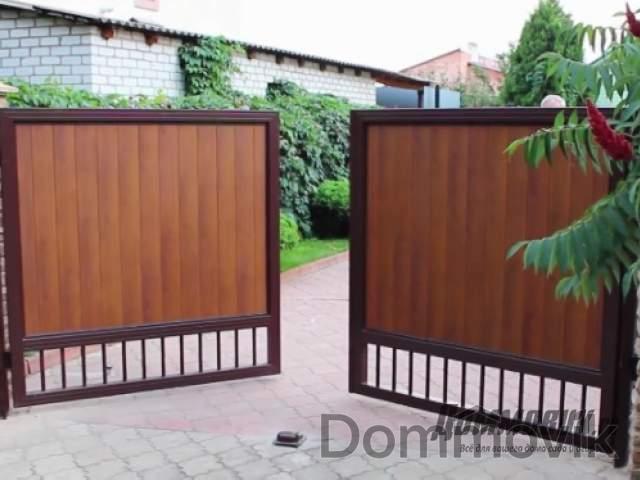 Распашные ворота своими руками: тонкости процесса, технология монтажа
