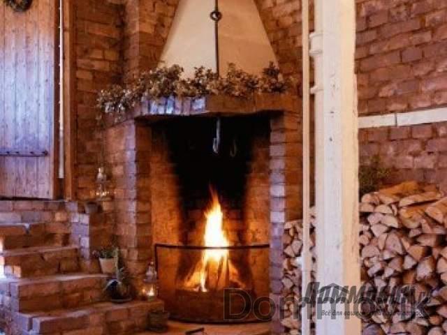 Дизайн каминов из кирпича